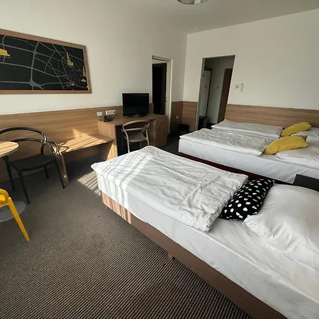 Отель Hotel Bratislava 4*