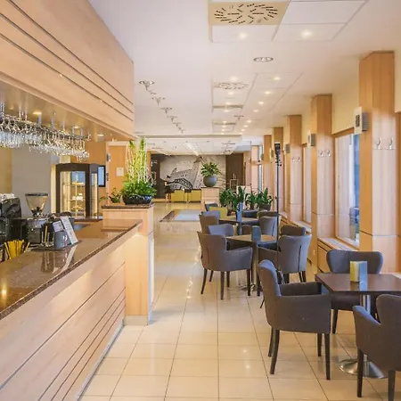 Szálloda Hotel Bratislava Pozsony