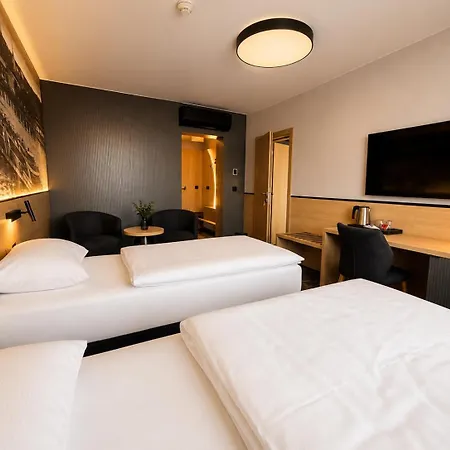 Hotel Bratislava Готель