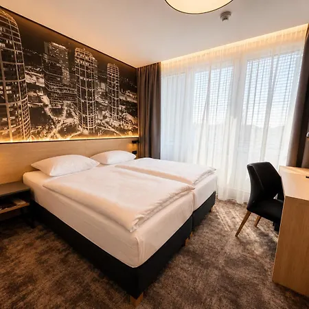 Готель Hotel Bratislava 4*
