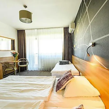 Отель Hotel Bratislava 4*
