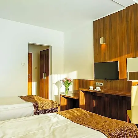 Hotel Bratislava Отель