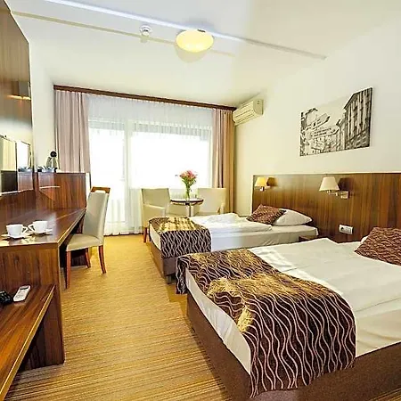 Отель Hotel Bratislava 4*