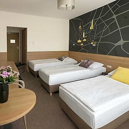 Hotel Bratislava Отель 4*