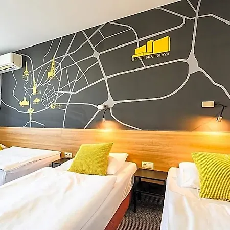 Hotel Bratislava Отель
