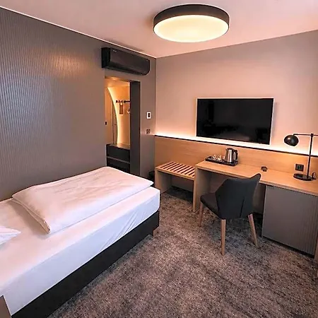 Отель Hotel Bratislava