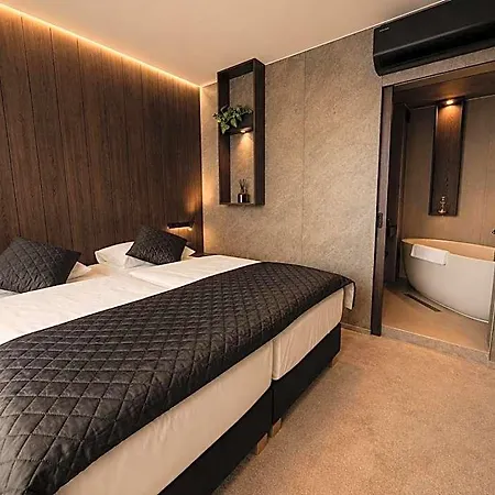 Hotel Bratislava Отель 4*