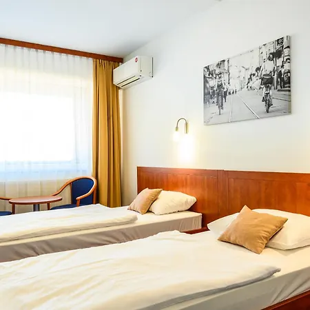 Hotel Bratislava Ξενοδοχείο Μπρατισλάβα