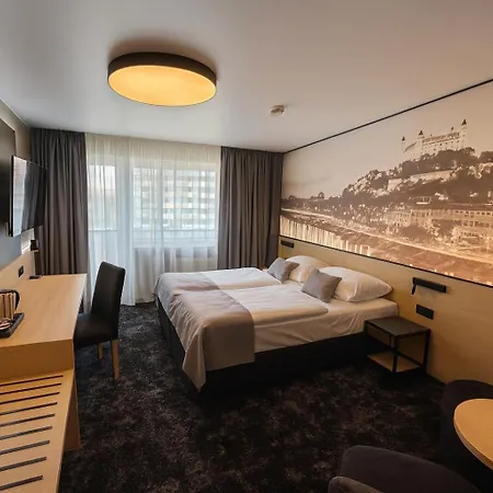 Ξενοδοχείο Hotel Bratislava 4*