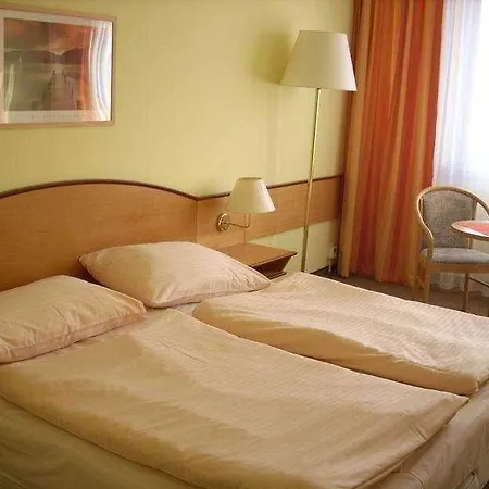 Hotel Bratislava Ξενοδοχείο Μπρατισλάβα