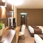 Отель Hotel Bratislava 4*