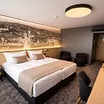 Hotel Bratislava Отель