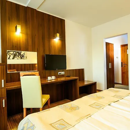 Hotel Bratislava 4* Братислава